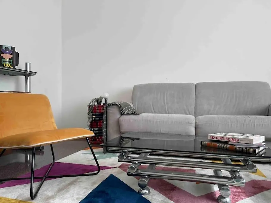 Artsy Flat With Shared Pool Apartment Milan