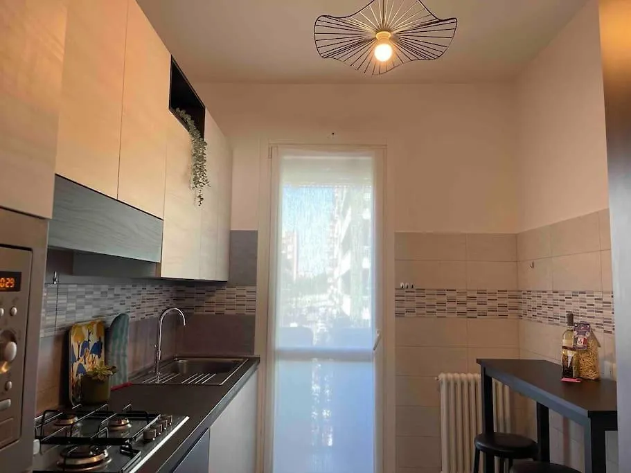 Artsy Flat With Shared Pool Apartamento Milão